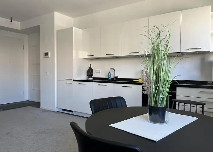 Luxury Waterfront Daire